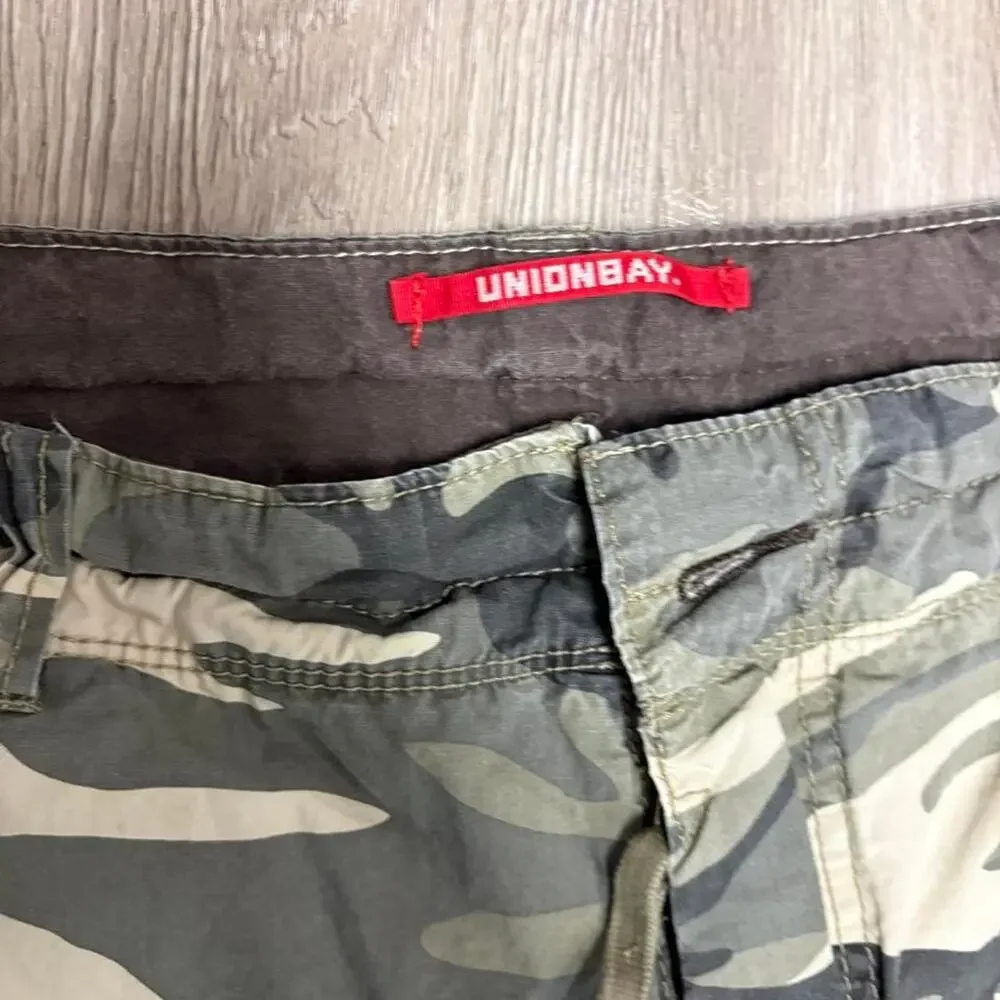 Vintage camo cargo shorts camouflage